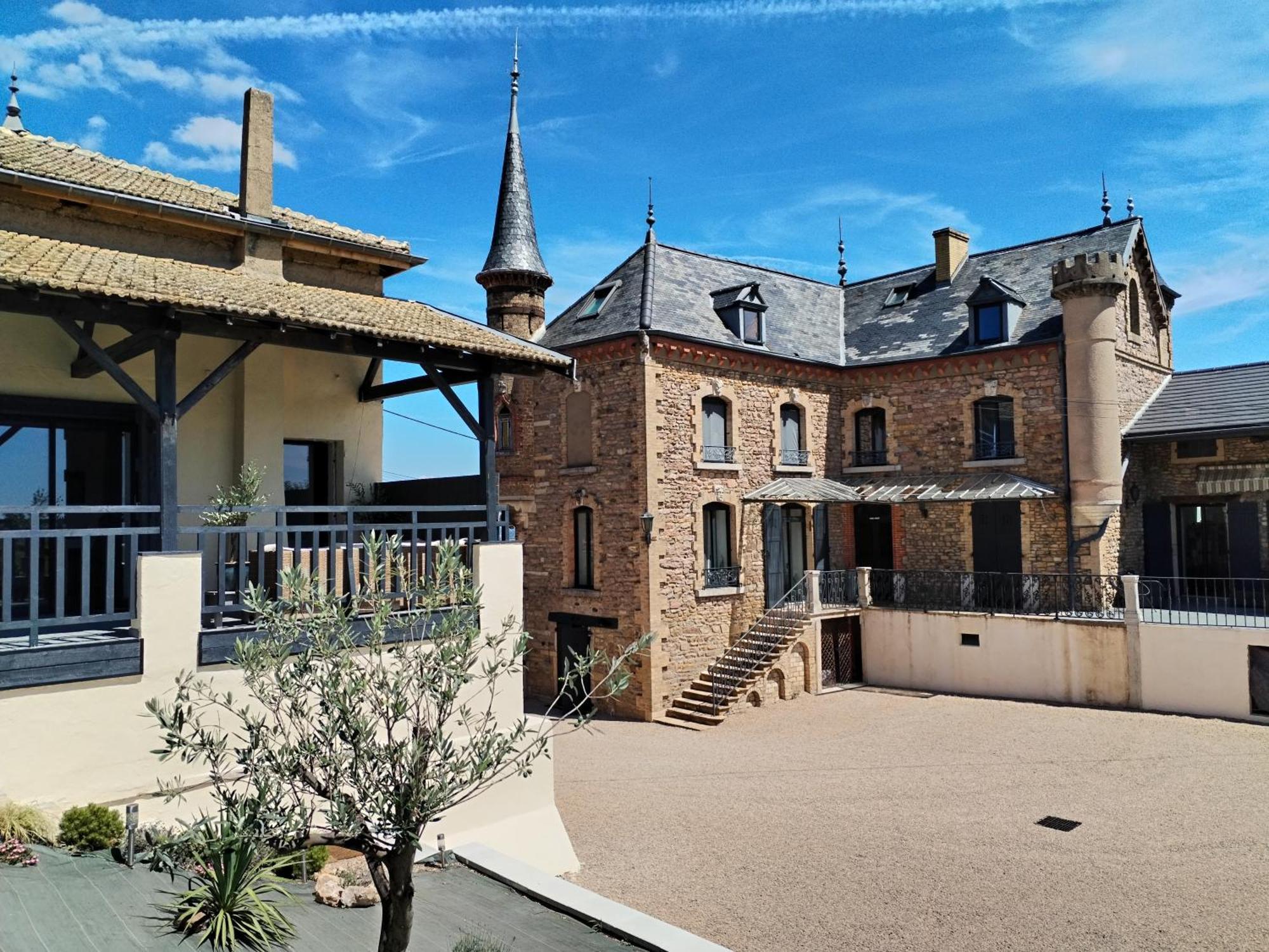 Le Petit Chateau De Sathonat - Horizon Paradis Saint-Amour-Bellevue Εξωτερικό φωτογραφία